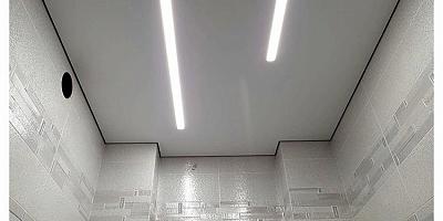 Световые линии натяжной потолок в ванную